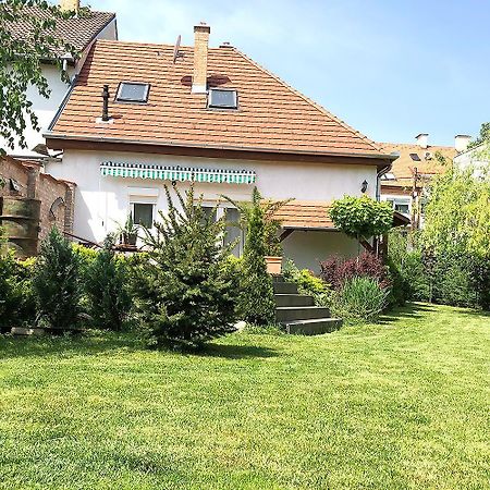 Full Garden House At Heroes Square Hotel Budapest Exterior photo