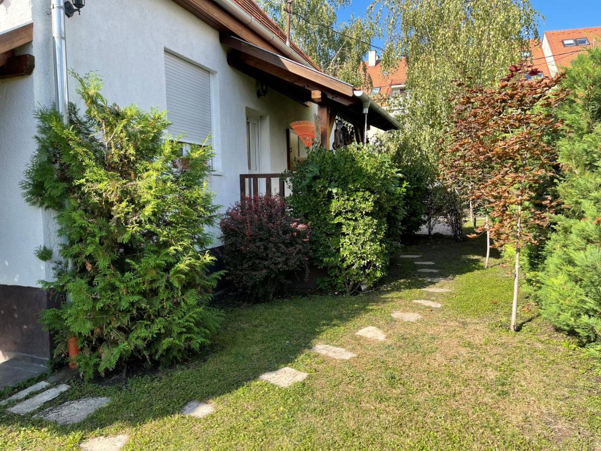 Full Garden House At Heroes Square Hotel Budapest Exterior photo